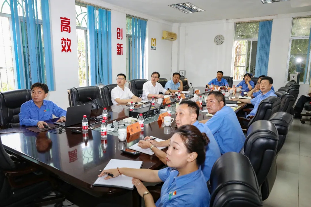 xk.com-星空(中国)
省总工会副主席陈波一行到xk.com-星空(中国)
xk.com-星空(中国)调研指导1.webp.jpg
